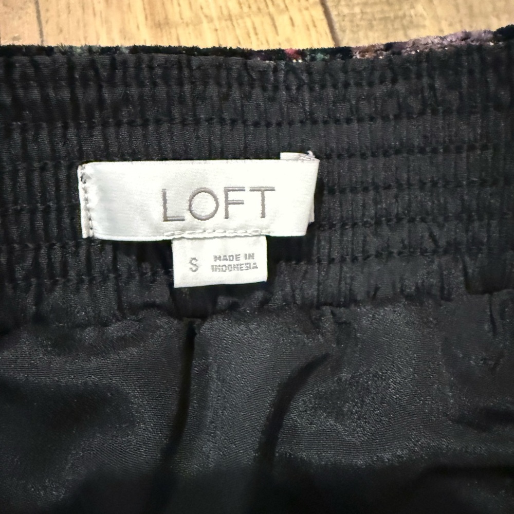 Loft Floral Velvet Skirt - Picture 2 of 3
